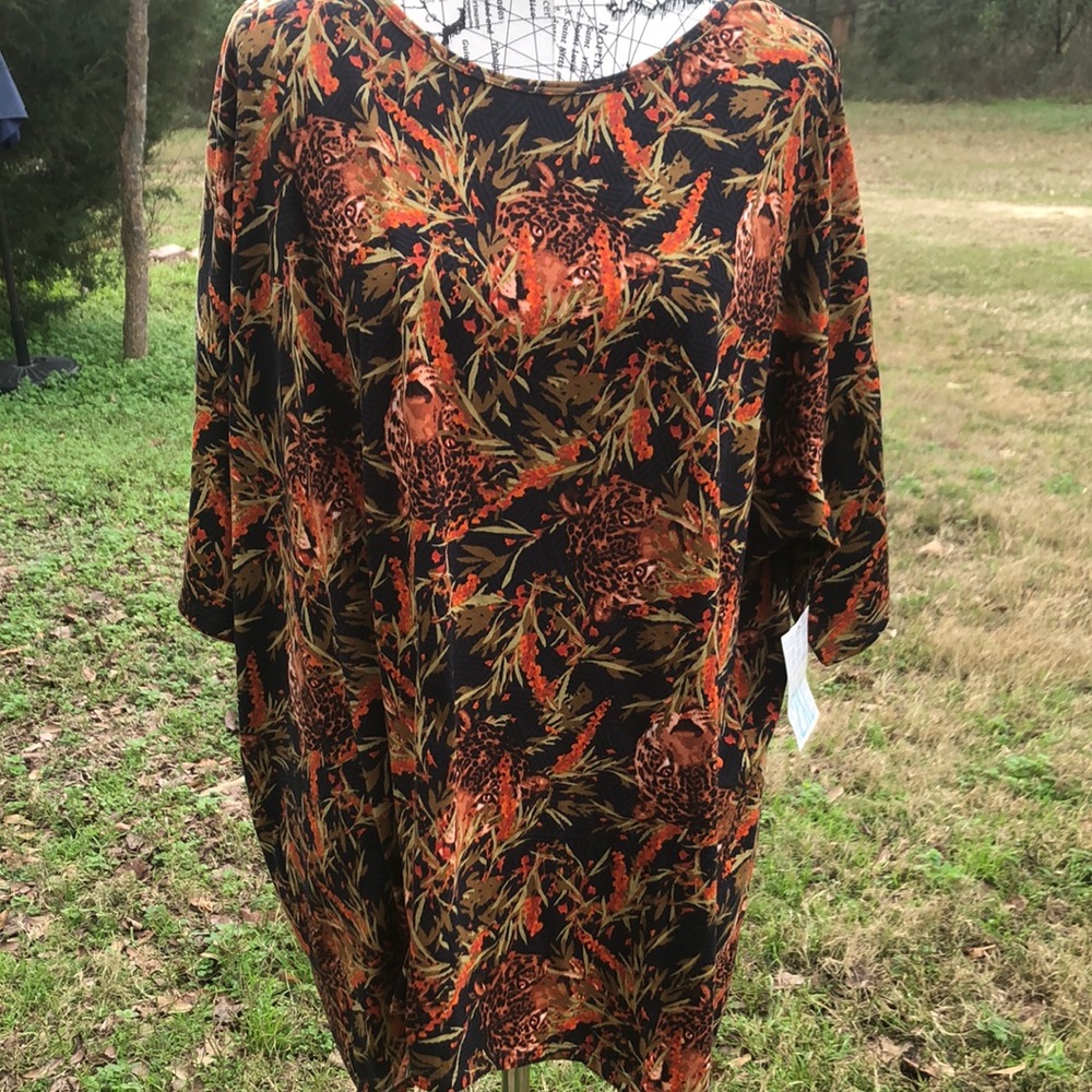 NWT Lularoe 2XL Irma Tunic